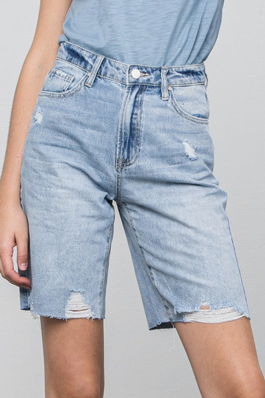 HI RISE PREMIUM BOTTOM HEM DISTRESSED BERMUDA