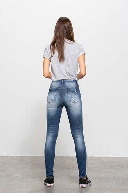 MID-RISE PREMIUM BODY DISTRESSED ANKLE SKINNY